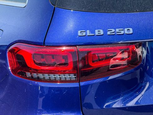 Certified 2022 Mercedes-Benz GLB 250 4MATIC image 9