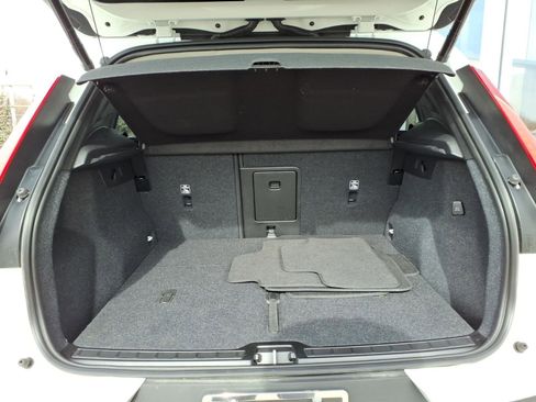 Certified 2023 Volvo XC40 B5 Plus w/ Climate Package image 24