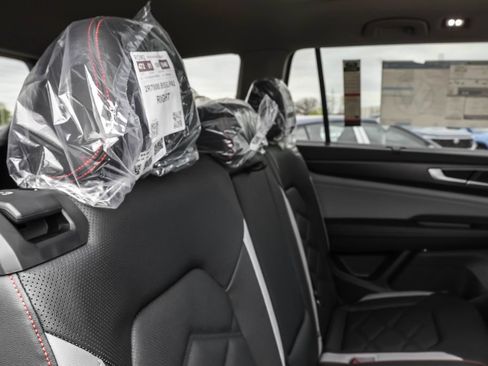 New 2026 Volkswagen Atlas Peak Edition AWD/4WD image 40