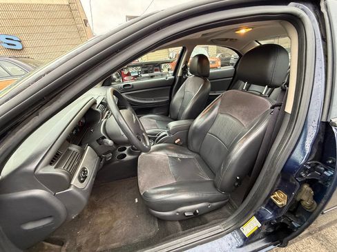 Used 2006 Chrysler Sebring Touring w/ Leather Value Pkg image 6