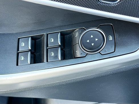 Used 2022 Ford Explorer XLT image 27