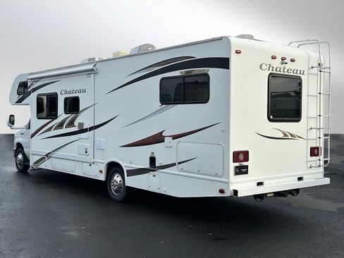 Used 2011 Ford E-450 and Econoline 450 Super Duty w/ Motorhome Prep Pkg image 5