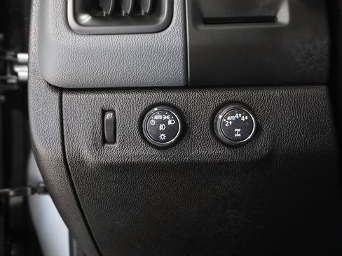 Used 2018 Chevrolet Colorado Z71 image 19