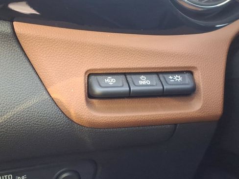 Used 2021 Buick Encore GX Essence w/ Advanced Technology Package FWD image 32