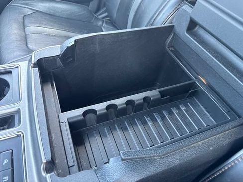 Used 2018 Ford F150 Platinum w/ Equipment Group 701A Luxury AWD/4WD image 28