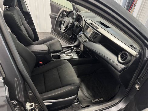 Used 2018 Toyota RAV4 XLE w/ Convenience Package AWD/4WD image 21