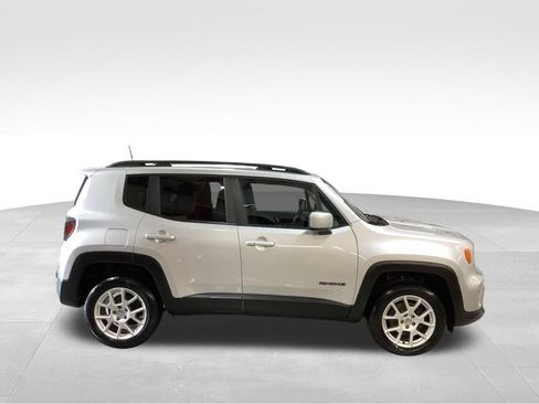Certified 2020 Jeep Renegade Latitude w/ Cold Weather Group AWD/4WD image 7
