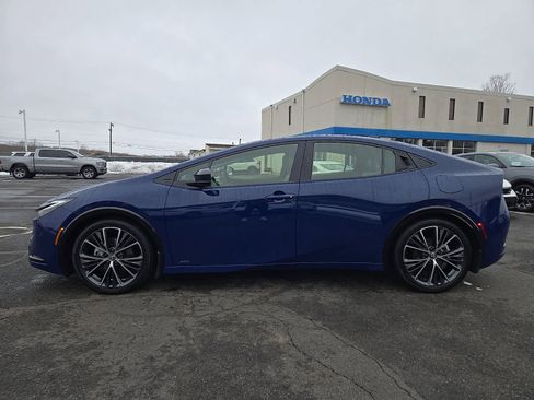 Used 2024 Toyota Prius XLE image 8