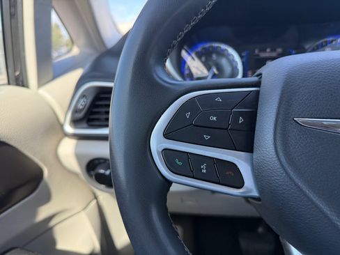 Used 2022 Chrysler Voyager LX FWD image 18