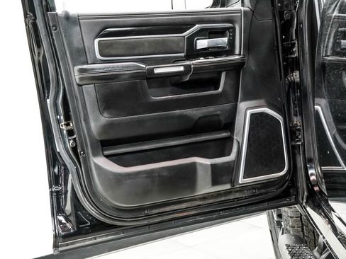 Used 2019 RAM 3500 Laramie w/ Black Appearance Package AWD/4WD image 44