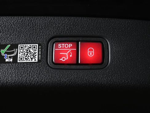 Used 2026 Mercedes-Benz GLC 300 4MATIC image 34
