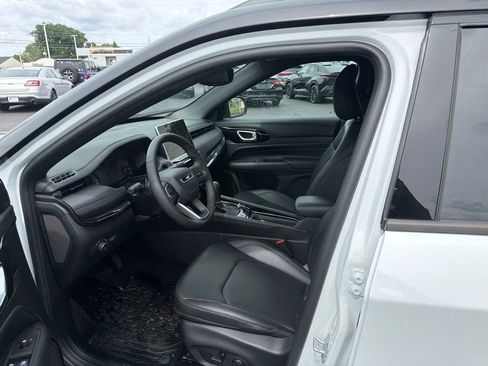 Used 2026 Jeep Compass Limited AWD/4WD image 10