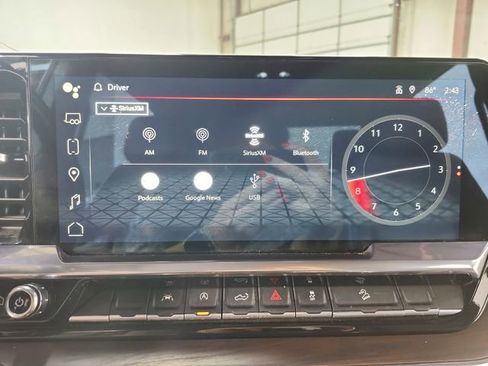 Used 2023 GMC Sierra 1500 SLT w/ SLT Premium Package AWD/4WD image 29