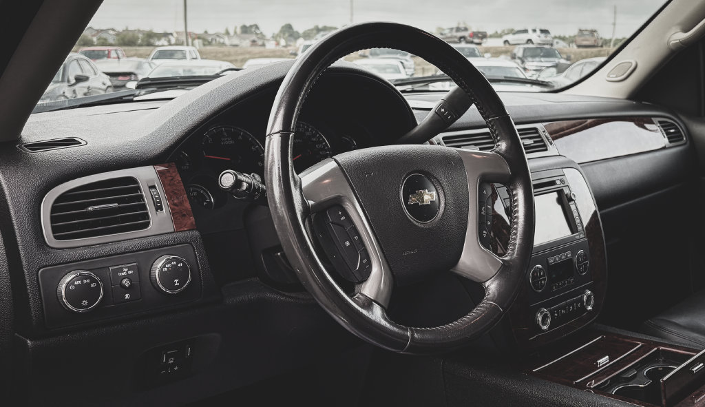 Used 2011 Chevrolet Suburban LTZ AWD/4WD image 2