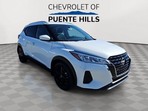 Used 2024 Nissan Kicks SV FWD image 2
