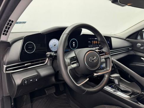 Used 2023 Hyundai Elantra SEL w/ Convenience Package image 34