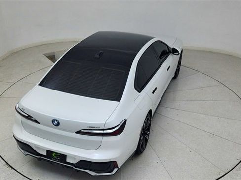 Used 2023 BMW i7 xDrive60 image 82
