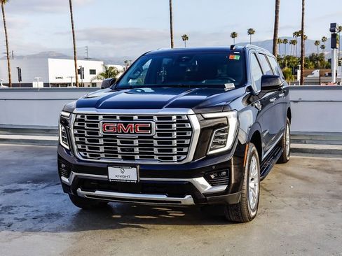 Used 2025 GMC Yukon XL Denali AWD/4WD image 4