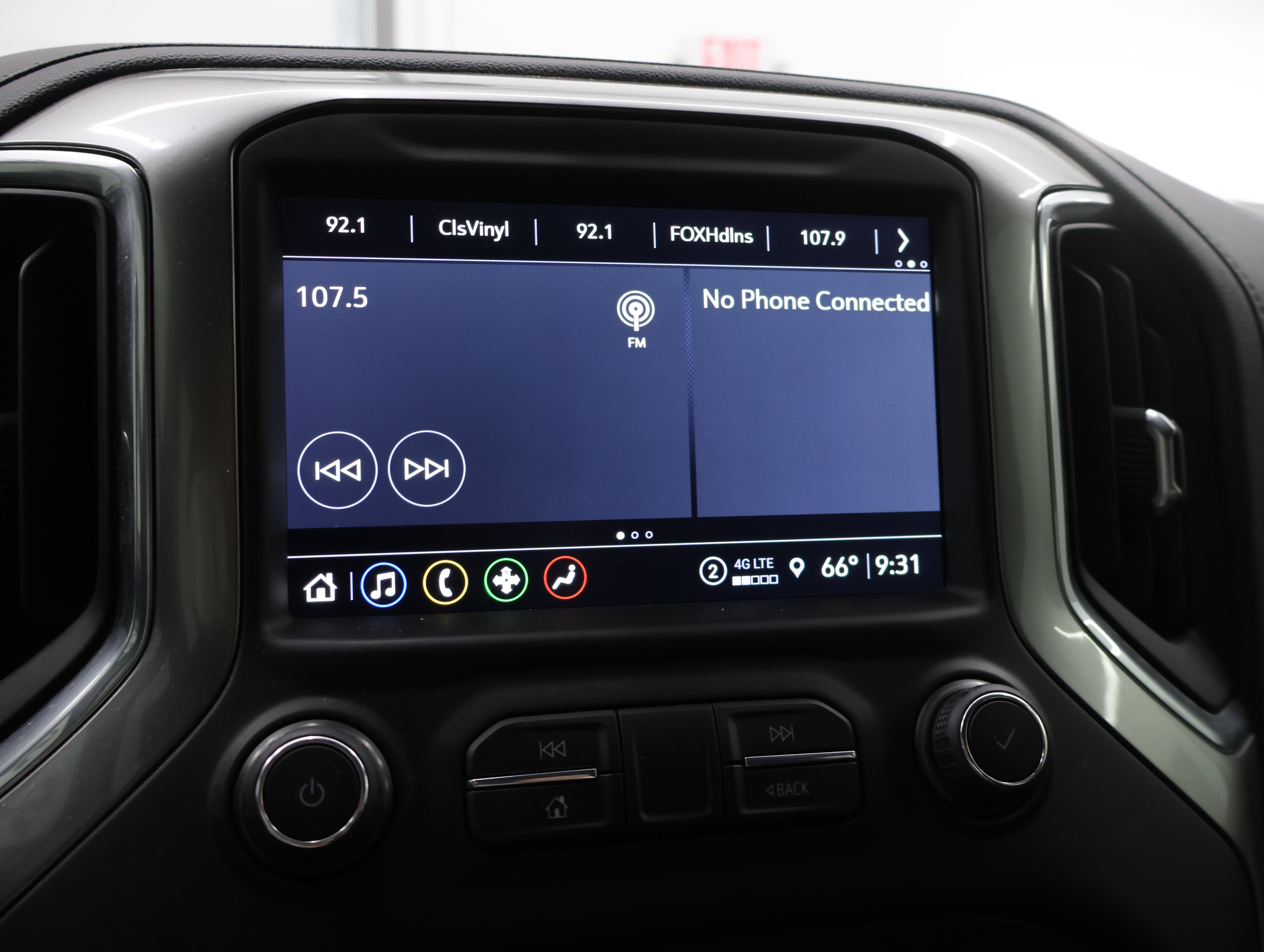 Used 2021 Chevrolet Silverado 2500 LT w/ Midnight Edition AWD/4WD image 48