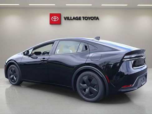 New 2026 Toyota Prius Plug-In Hybrid FWD image 3