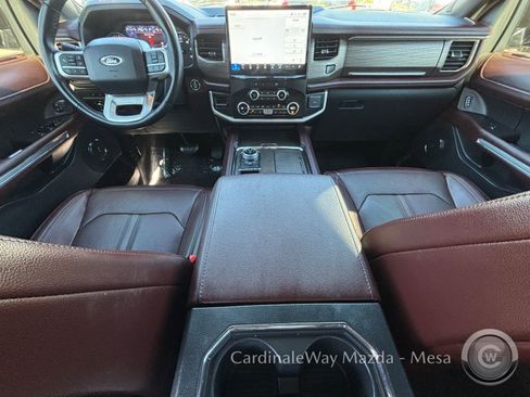 Used 2024 Ford Expedition Limited image 16