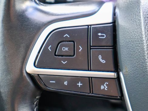 Used 2023 Toyota Highlander XSE FWD image 17