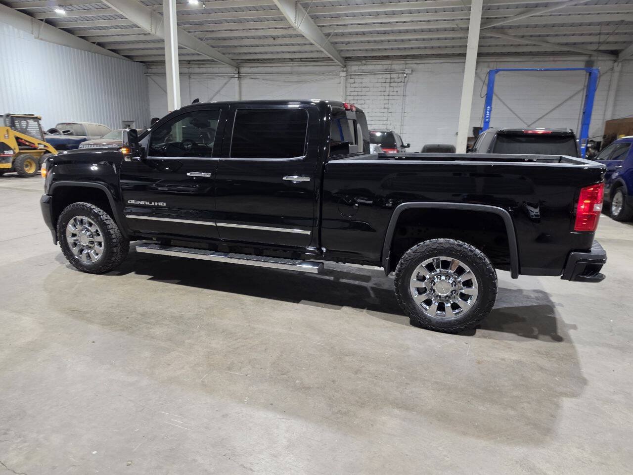 Used 2016 GMC Sierra 2500 Denali w/ Duramax Plus Package AWD/4WD image 8