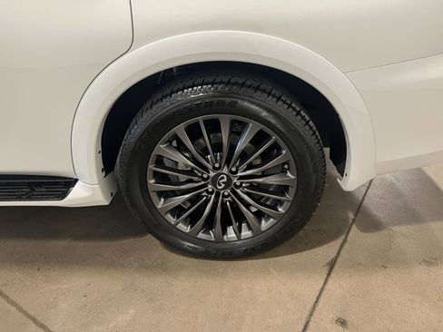 Used 2024 INFINITI QX80 Sensory image 50