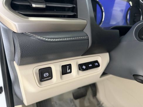 Used 2023 GMC Acadia Denali AWD/4WD image 44