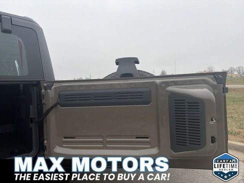 New 2025 Ford Bronco 4-Door image 9