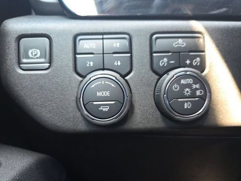 Used 2025 Chevrolet Silverado 1500 RST AWD/4WD image 29
