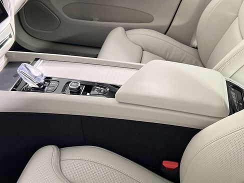 New 2026 Volvo XC60 B5 Ultra w/ Climate Package image 20