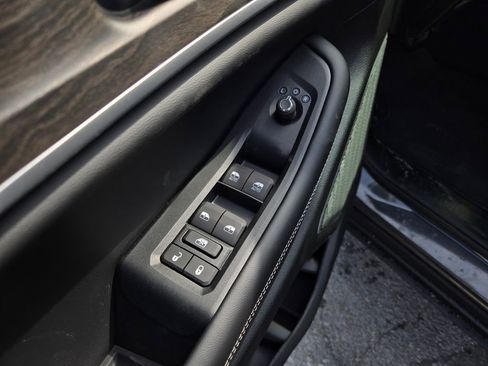 New 2026 Jeep Grand Cherokee L Limited w/ Limited Altitude Package AWD/4WD image 11