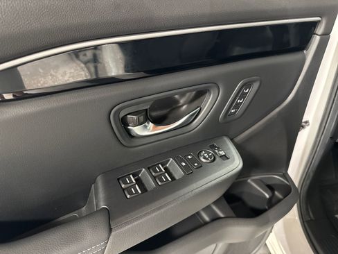Used 2025 Honda Pilot EX-L image 16