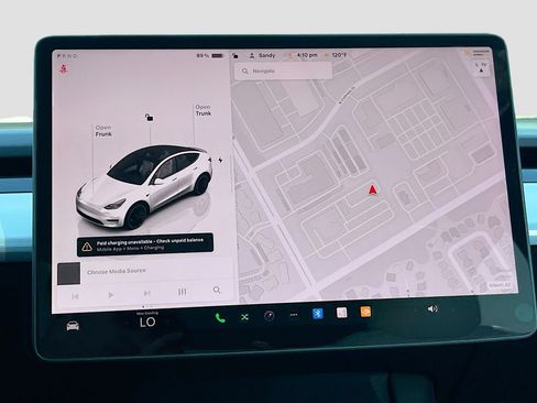 Used 2022 Tesla Model Y Performance AWD/4WD image 12