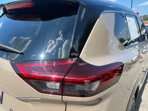 Used 2024 Nissan Rogue Platinum FWD image 42