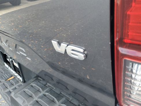 Used 2019 Toyota Tacoma SR5 image 8