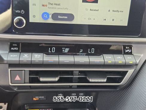 Used 2025 Toyota Camry SE FWD image 23