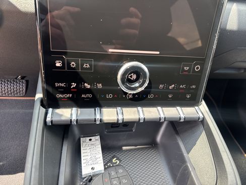 New 2027 GMC Terrain AT4 w/ Convenience Package III AWD/4WD image 25
