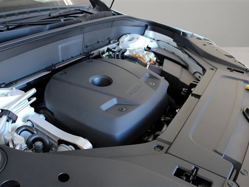 New 2026 Volvo XC90 T8 Plus image 24