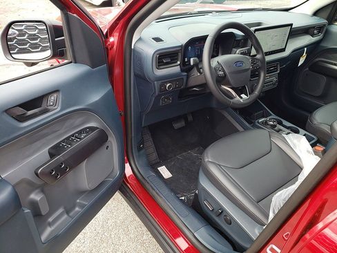 New 2025 Ford Maverick Lariat w/ Black Appearance Package image 12