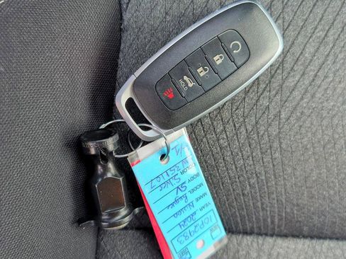 Used 2024 Nissan Rogue SV image 30