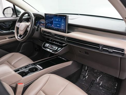 Used 2024 Lincoln Corsair FWD image 22
