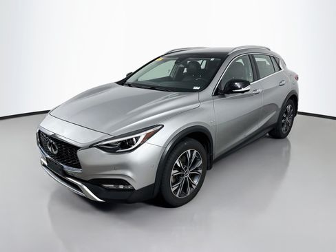 Used 2018 INFINITI QX30 AWD image 3