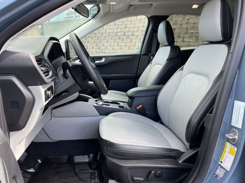 Certified 2026 Ford Escape Platinum w/ Premium Technology Package AWD/4WD image 4
