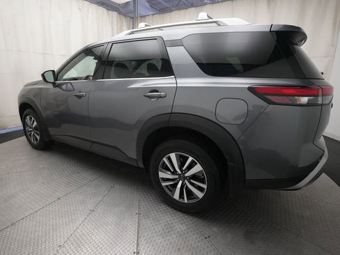 Certified 2025 Nissan Pathfinder SL w/ Black Appearance Package AWD/4WD image 34