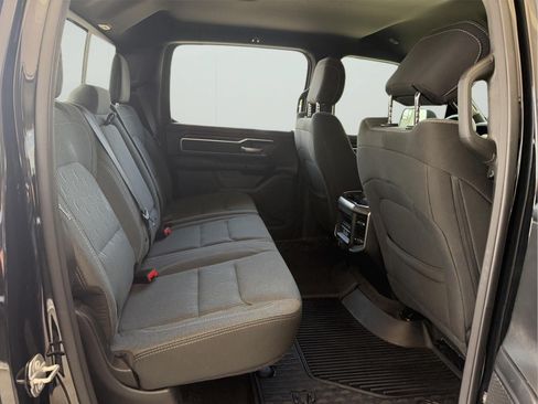 Used 2021 RAM 1500 4x4 Crew Cab image 17