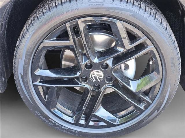 Used 2026 Volkswagen Tiguan SE R-Line FWD image 28