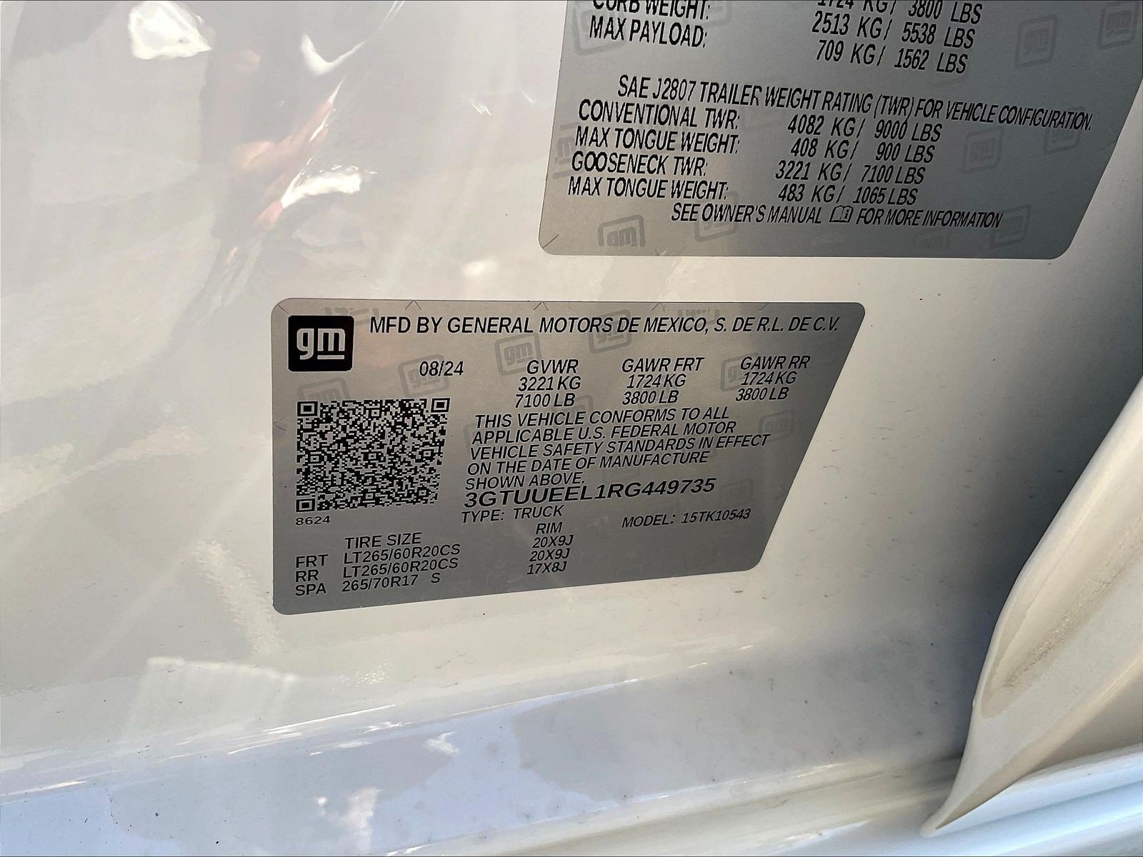 Used 2024 GMC Sierra 1500 AT4 w/ Technology Package AWD/4WD image 21