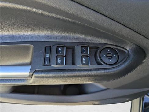 Used 2019 Ford Escape SE image 10